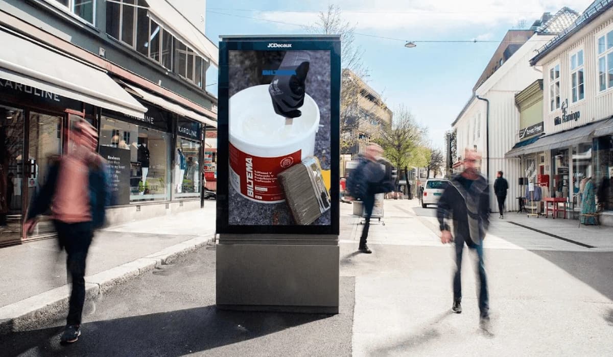 The DOOH Data Paradox: Zero Searches, Infinite Pitch Decks — 3