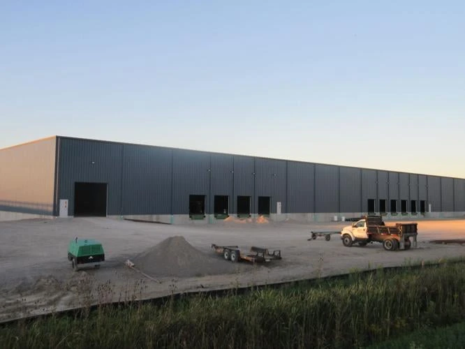 Spiezle Architecture Designs 25,000 SF Facility for Kelly Tractor Co. — 3
