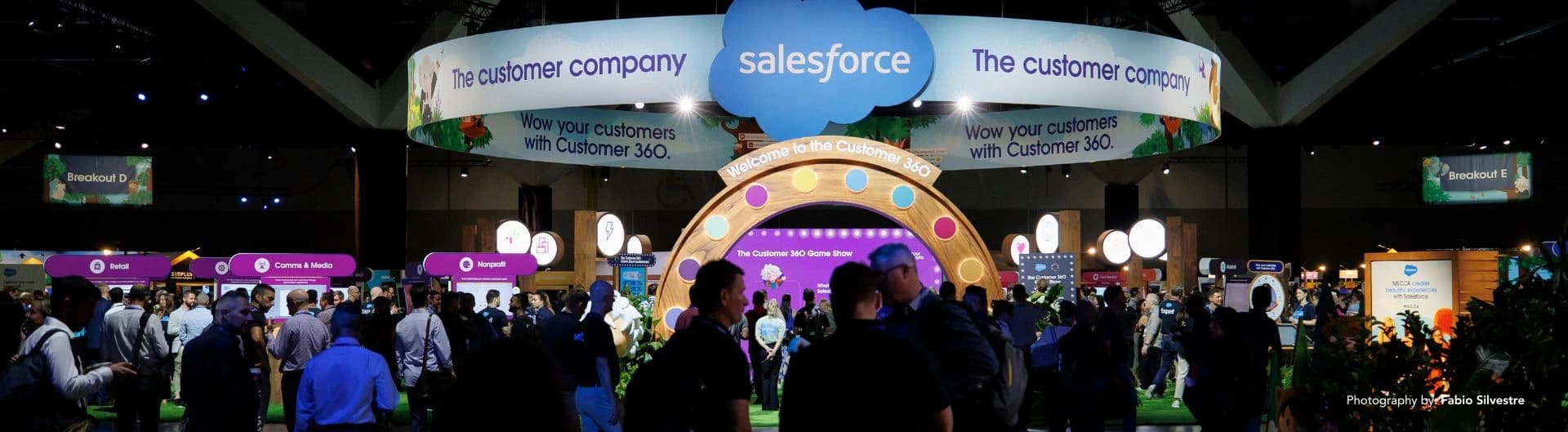 Giant Inflatables Australia Builds Three-Metre Hot Air Balloon for MuleSoft's Salesforce World Tour Sydney Booth — 4