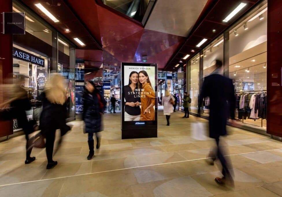 StudioLR Commissions Fashion Illustration for St James Quarter OOH Campaign — 3